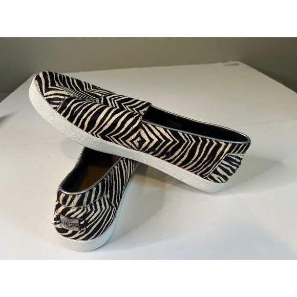 TOMS Sneaker Zebra Print Womens Size 6. - Picture 1 of 7